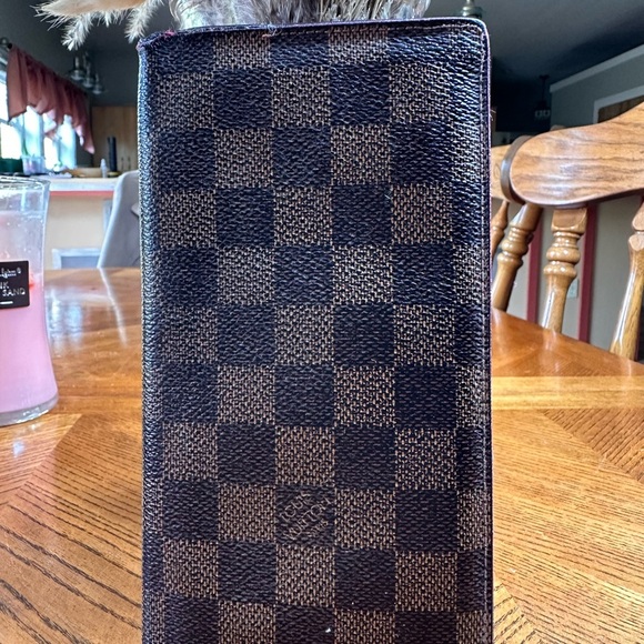 Authentic Louis Vuitton Damier checkbook holder - Picture 2 of 7